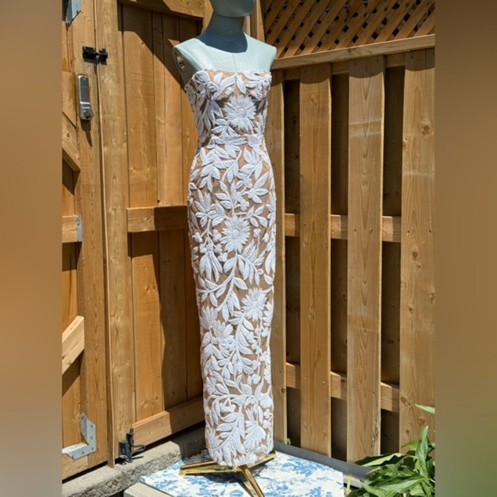 🆕 BRONX & BANCO 🧿 NWOT Dahlia Gown, White Sequin Floral Gown - Sz XS US 2 - Picture 4 of 14
